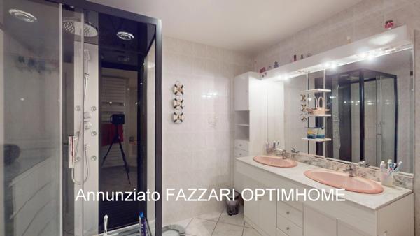 EXCLUSIVITÉ – Maison en pierre entièrement rénovée avec jardin, garage et suite parentale, à Brandeville (Meuse, 55150), proche des frontières belge et luxembourgeoise.