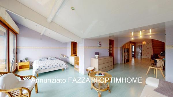 EXCLUSIVITÉ – Maison en pierre entièrement rénovée avec jardin, garage et suite parentale, à Brandeville (Meuse, 55150), proche des frontières belge et luxembourgeoise.