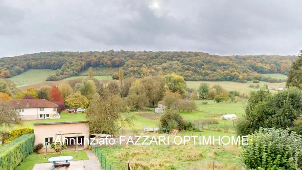 EXCLUSIVITÉ – Maison en pierre entièrement rénovée avec jardin, garage et suite parentale, à Brandeville (Meuse, 55150), proche des frontières belge et luxembourgeoise.