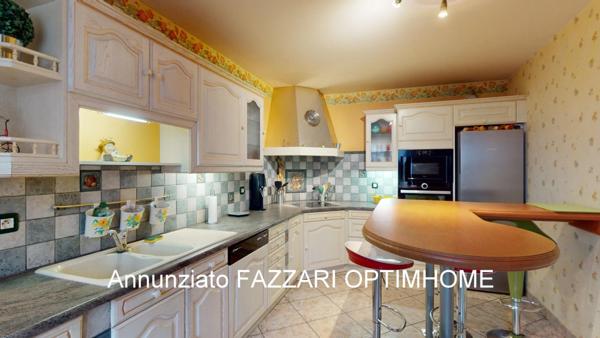 EXCLUSIVITÉ – Maison en pierre entièrement rénovée avec jardin, garage et suite parentale, à Brandeville (Meuse, 55150), proche des frontières belge et luxembourgeoise.