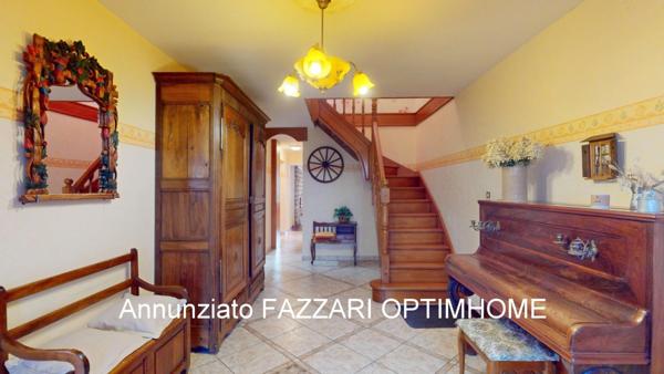 EXCLUSIVITÉ – Maison en pierre entièrement rénovée avec jardin, garage et suite parentale, à Brandeville (Meuse, 55150), proche des frontières belge et luxembourgeoise.