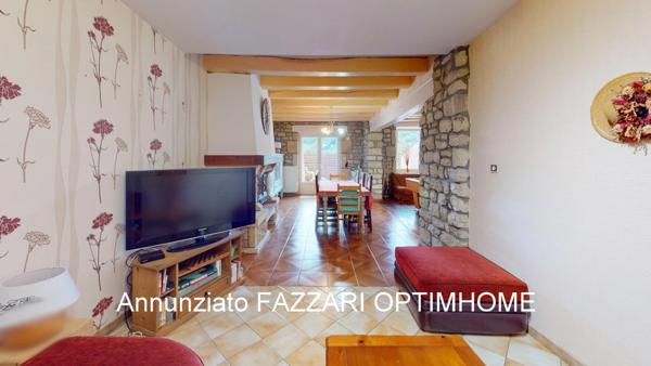 EXCLUSIVITÉ – Maison en pierre entièrement rénovée avec jardin, garage et suite parentale, à Brandeville (Meuse, 55150), proche des frontières belge et luxembourgeoise.