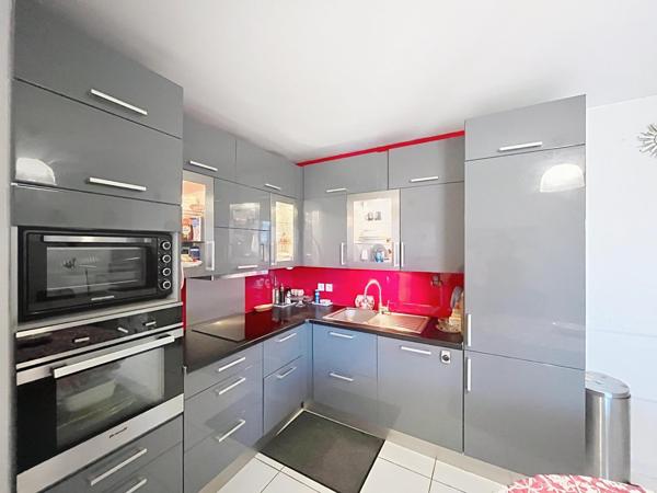 A 5 minutes à pieds du port dans une résidence sécurisée