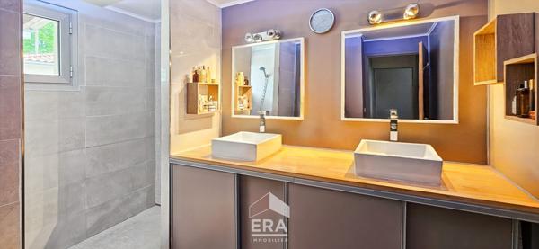 Proche LANGON - ST PARDON DE CONQUES - Belle propriété avec vue , deux maisons, garage, piscine, parcelle de 6000m²