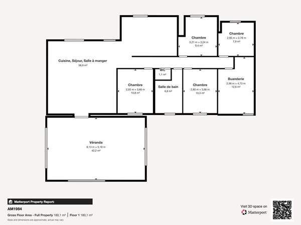 Superbe maison de plain pieds 116m2 avec véranda, piscine et 110m2 de dépendances à seulement 5 minutes de Louhans et 1h45 de Genève.