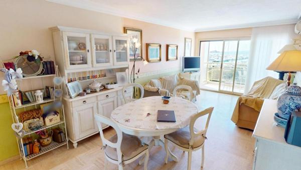 SAINT-RAPHAËL - SANTA LUCIA - APPARTEMENT 3 PIÈCES  71.47 m2 AVEC VUE MER ET PORT