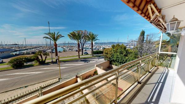 SAINT-RAPHAËL - SANTA LUCIA - APPARTEMENT 3 PIÈCES  71.47 m2 AVEC VUE MER ET PORT