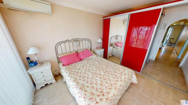 SAINT-RAPHAËL - SANTA LUCIA - APPARTEMENT 3 PIÈCES  71.47 m2 AVEC VUE MER ET PORT
