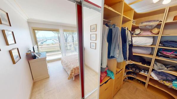 SAINT-RAPHAËL - SANTA LUCIA - APPARTEMENT 3 PIÈCES  71.47 m2 AVEC VUE MER ET PORT