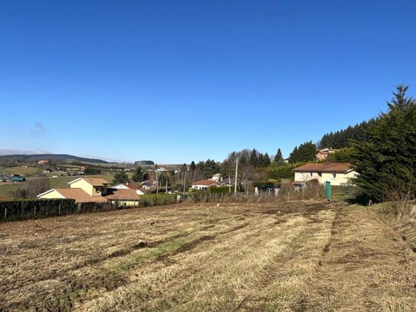 Terrain de  865 m²  viabilisé avec belle vue dégagée