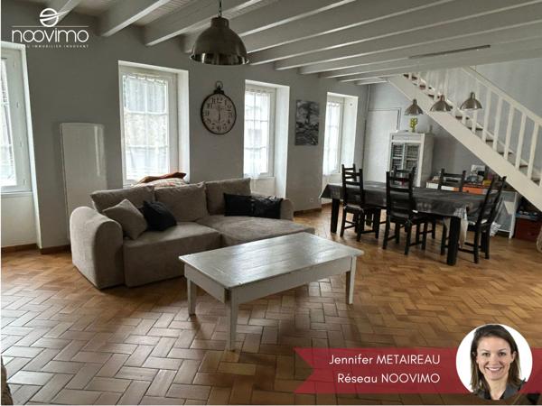 Au coeur du bourg, maison en pierre 3 chambres + espace bureau/lingerie avec dépendance et carport