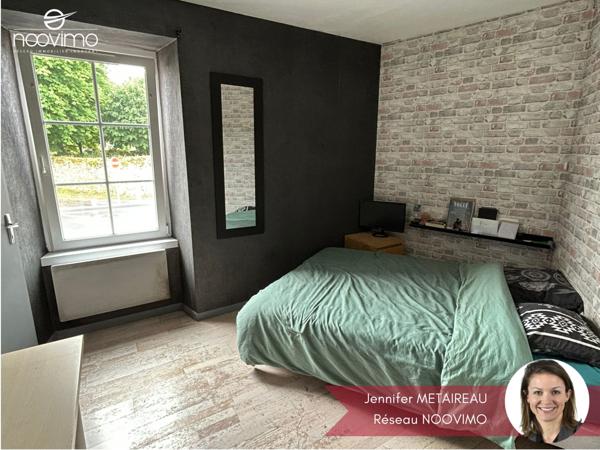 Au coeur du bourg, maison en pierre 3 chambres + espace bureau/lingerie avec dépendance et carport