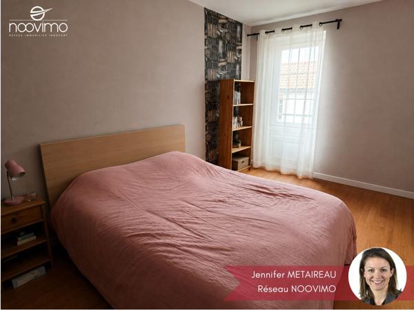Au coeur du bourg, maison en pierre 3 chambres + espace bureau/lingerie avec dépendance et carport