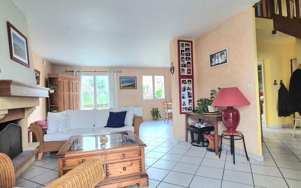 Maison à vendre    7 pièces • 145,69 m2 Savigny-le-Temple