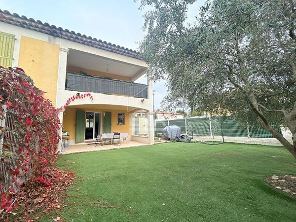 A VENDRE PERTUIS 84120 APPARTEMENT DUPLEX LOUE TYPE 3 PIECES D'ENVIRON 65M² AVEC JARDIN ET STATIONNEMENTS