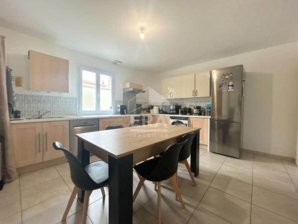 A VENDRE PERTUIS 84120 APPARTEMENT DUPLEX LOUE TYPE 3 PIECES D'ENVIRON 65M² AVEC JARDIN ET STATIONNEMENTS