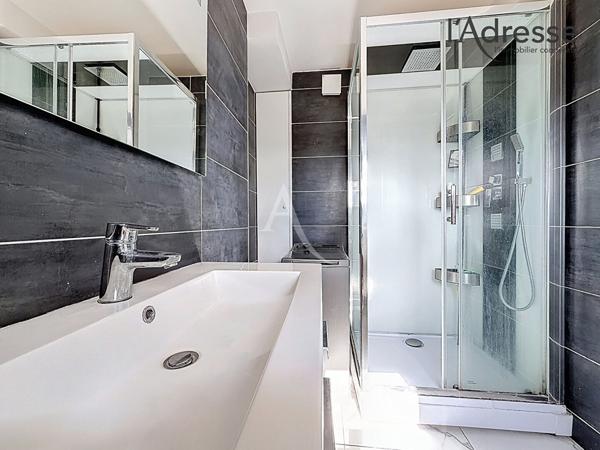 SURESNES/ Maréchal de Lattre de Tassigny - Vue Paris - Appartement Studio 36m² - 1 Cave - 1 BOX