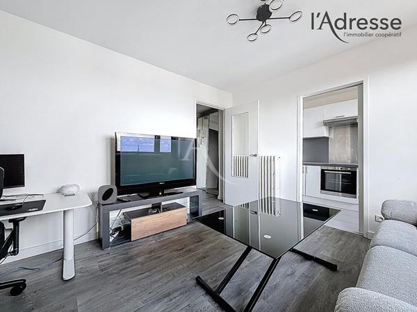 SURESNES/ Maréchal de Lattre de Tassigny - Vue Paris - Appartement Studio 36m² - 1 Cave - 1 BOX