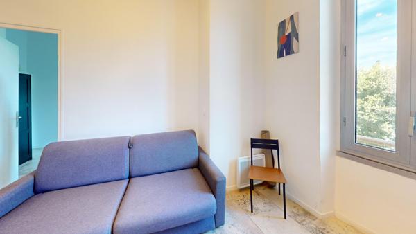 Marseille (13001) Opportunité rare : deux T2 rénovés dans une petite copropriété calme en face de la gare Saint-Charles