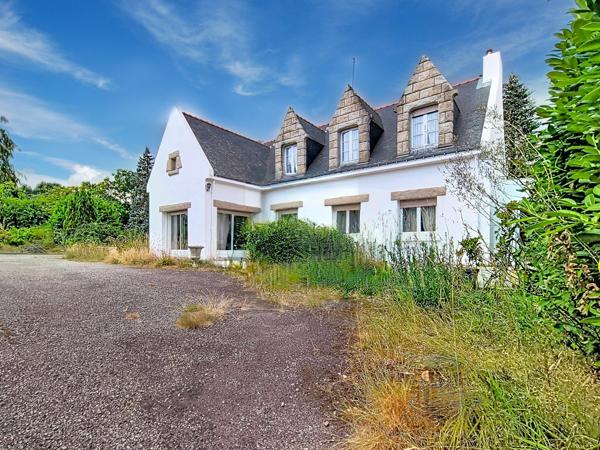 beaux volumes ;sous sol; proche Vannes;Néo bretonne