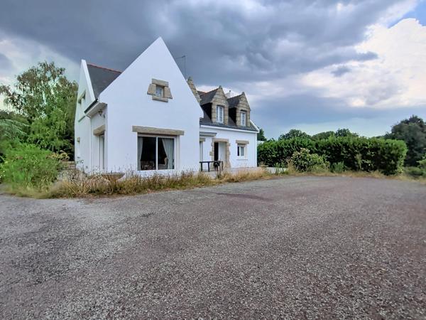 beaux volumes ;sous sol; proche Vannes;Néo bretonne