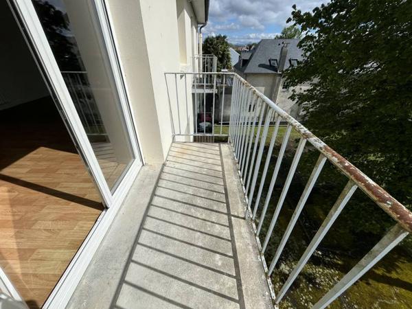 Appartement à louer 695 € CC Soumoulou 3 p 71 m² DPE E