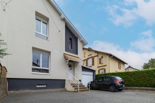 Maison F4 avec terrasses, sous-sol, garage et jardin