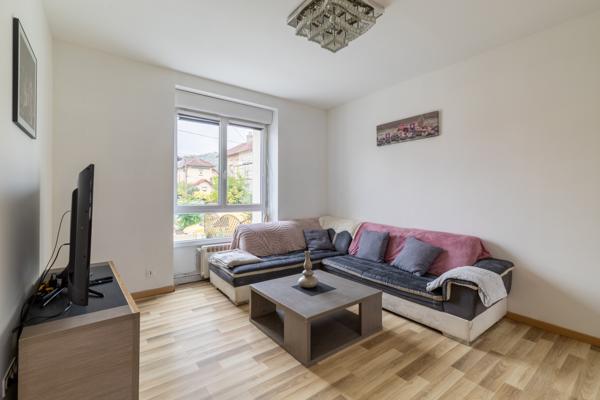 Maison F4 avec terrasses, sous-sol, garage et jardin