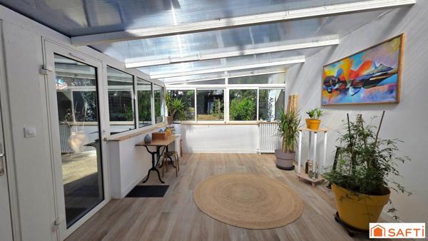 Maison T6 de 139m² entièrement rénovée, peu énergivore, DPE C, jardin et garage.