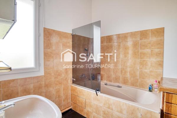 Quartier Bel Air - Maison, 3chambres, studio et double garage, jardin 700 m2