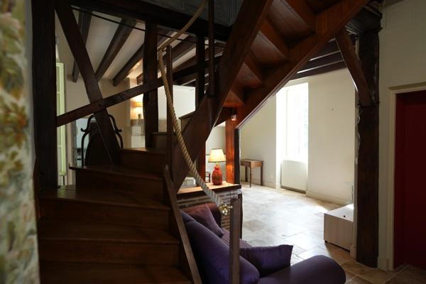 Maison de maître 10 pièces , dépendance 140m² , piscine 1h de Bordeaux, 3h de Paris