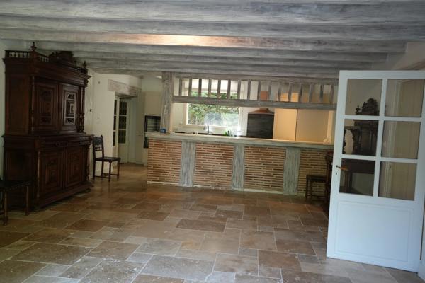 Maison de maître 10 pièces , dépendance 140m² , piscine 1h de Bordeaux, 3h de Paris
