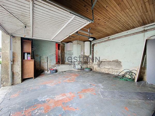 A vendre Maison de village 5 pièces de 134m2, à Ornezan, avec dépendance sur un jardin arboré de