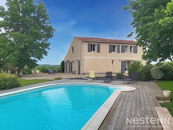 A Vendre Maison en pierre rénovée de 185 m² avec piscine et double garage au coeur de la campagne Condomoise