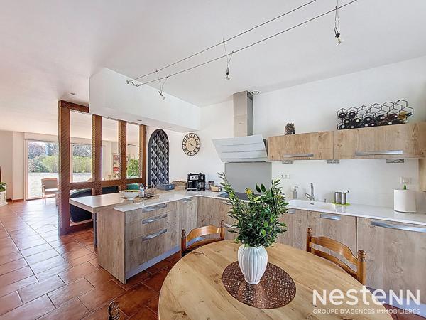 A Vendre Maison en pierre rénovée de 185 m² avec piscine et double garage au coeur de la campagne Condomoise