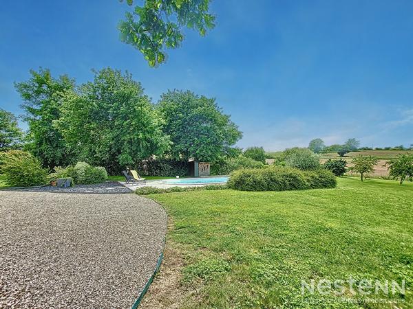 A Vendre Maison en pierre rénovée de 185 m² avec piscine et double garage au coeur de la campagne Condomoise