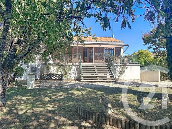 Maison à vendre  4 pièces - 124 m 2   LUCON  - 85
