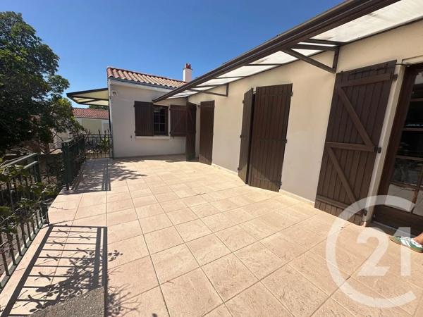 Maison à vendre  4 pièces - 124 m 2   LUCON  - 85