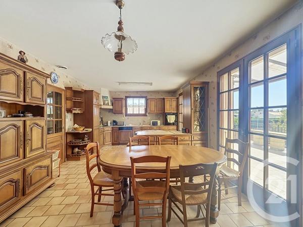 Maison à vendre  4 pièces - 124 m 2   LUCON  - 85