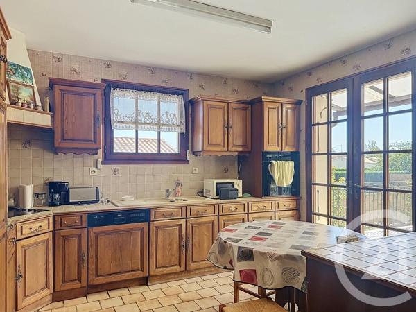 Maison à vendre  4 pièces - 124 m 2   LUCON  - 85