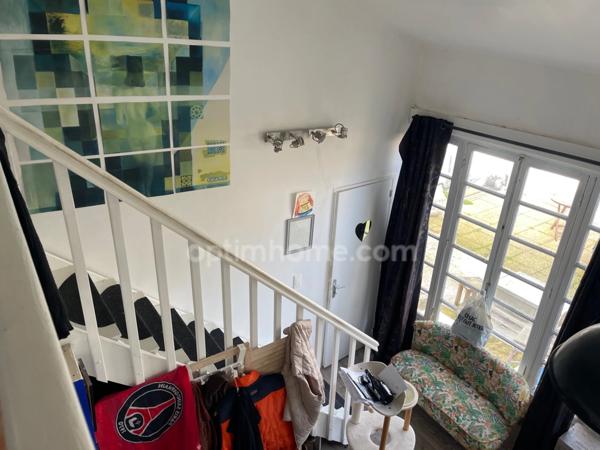 Immeuble Murs et fonds avec restaurant vendu avec appartement 5 pièces à St Martin de RéSAINT MARTIN DE RE (17)