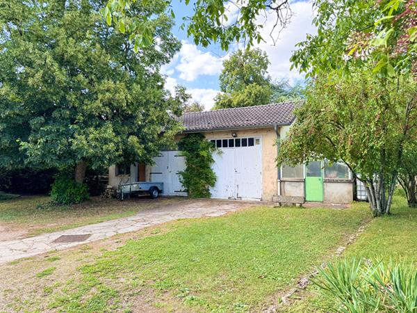 Bien rare - Belle demeure de maître rénovée avec piscine & verger, dépendances/garages