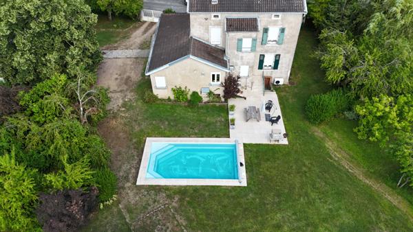 Bien rare - Belle demeure de maître rénovée avec piscine & verger, dépendances/garages