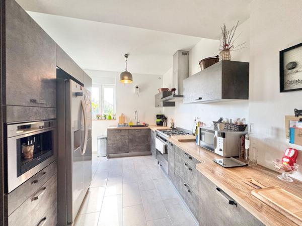 Bien rare - Belle demeure de maître rénovée avec piscine & verger, dépendances/garages