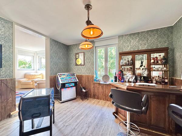 Bien rare - Belle demeure de maître rénovée avec piscine & verger, dépendances/garages