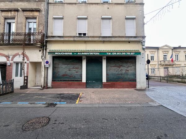 Local commercial à Villeneuve-sur-Lot centre En plein coeur de Villeneuve-sur-Lot, découvrez ce local commercial d'environ 90 m², anciennement utilisé comme alimentation/boucherie et entièrement à rénover. Il offre une surface de vente de 45 m², un labora , Villeneuve sur lot