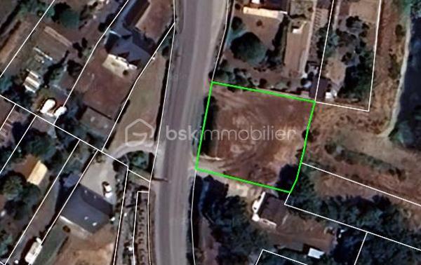 Terrain de 783 m²