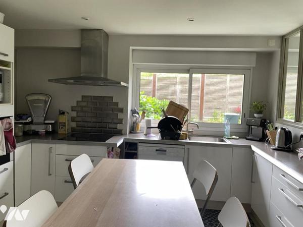 A VENDRE-MAISON ANNES 50 VANNES SACRES COEURS-6 chambres-jardin