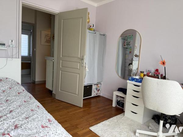 A VENDRE-MAISON ANNES 50 VANNES SACRES COEURS-6 chambres-jardin