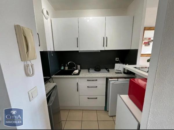 Appartement à louer 2 pièces 38.1m² Béziers (34500)